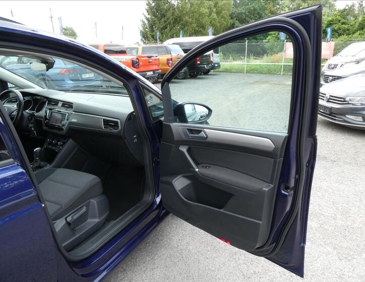 Volkswagen Touran 25