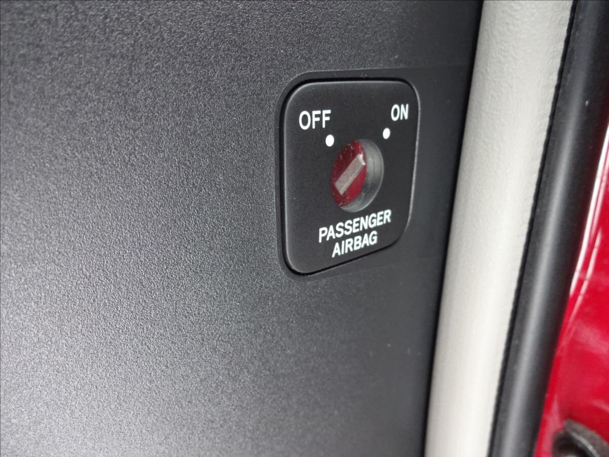 Toyota Yaris Hatchback 998,0 51 kw