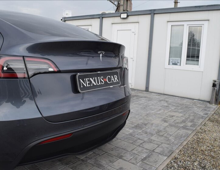 Tesla Model Y SUV / Terénní 0,0 378 kw