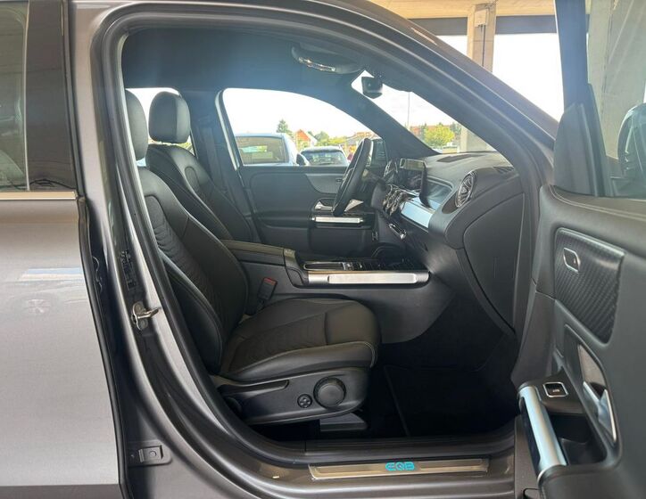 Mercedes-Benz EQB 17