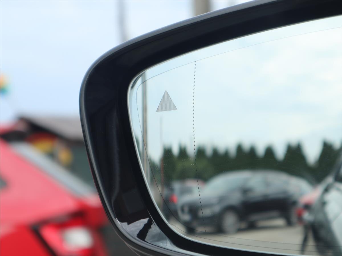 BMW Řada 5 Kombi 3,0 l 195 kw