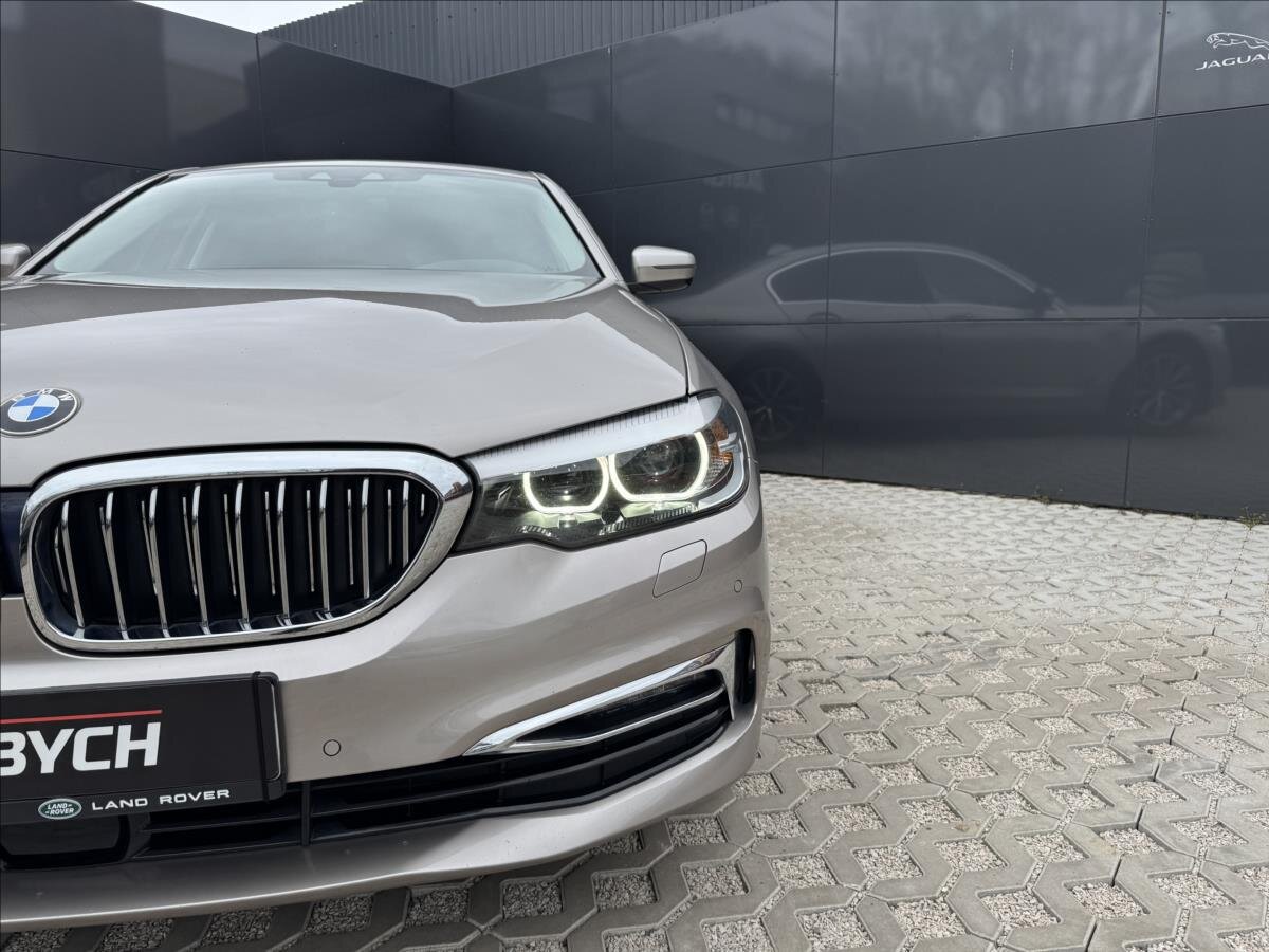 BMW Řada 5 Sedan / Limuzína 2,0 l 185 kw
