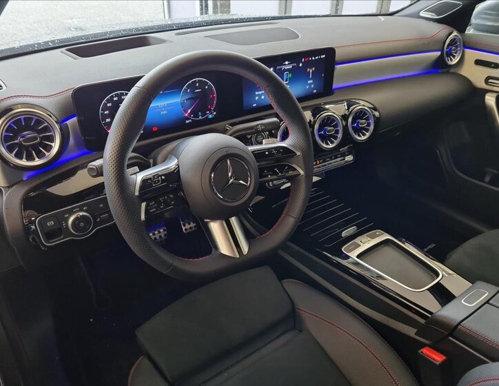 Mercedes-Benz CLA Sedan 2,0 l 110 kw