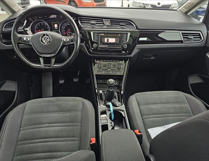 Volkswagen Touran 27