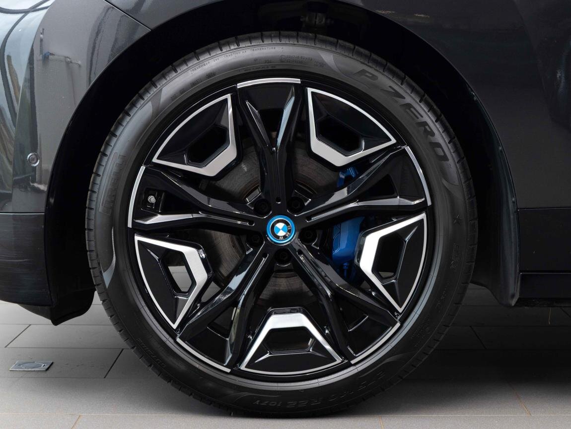 BMW iX SUV 0,0 240 kw