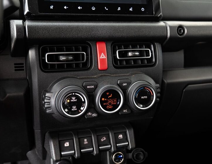 Suzuki Jimny SUV 1,5 l 75 kw