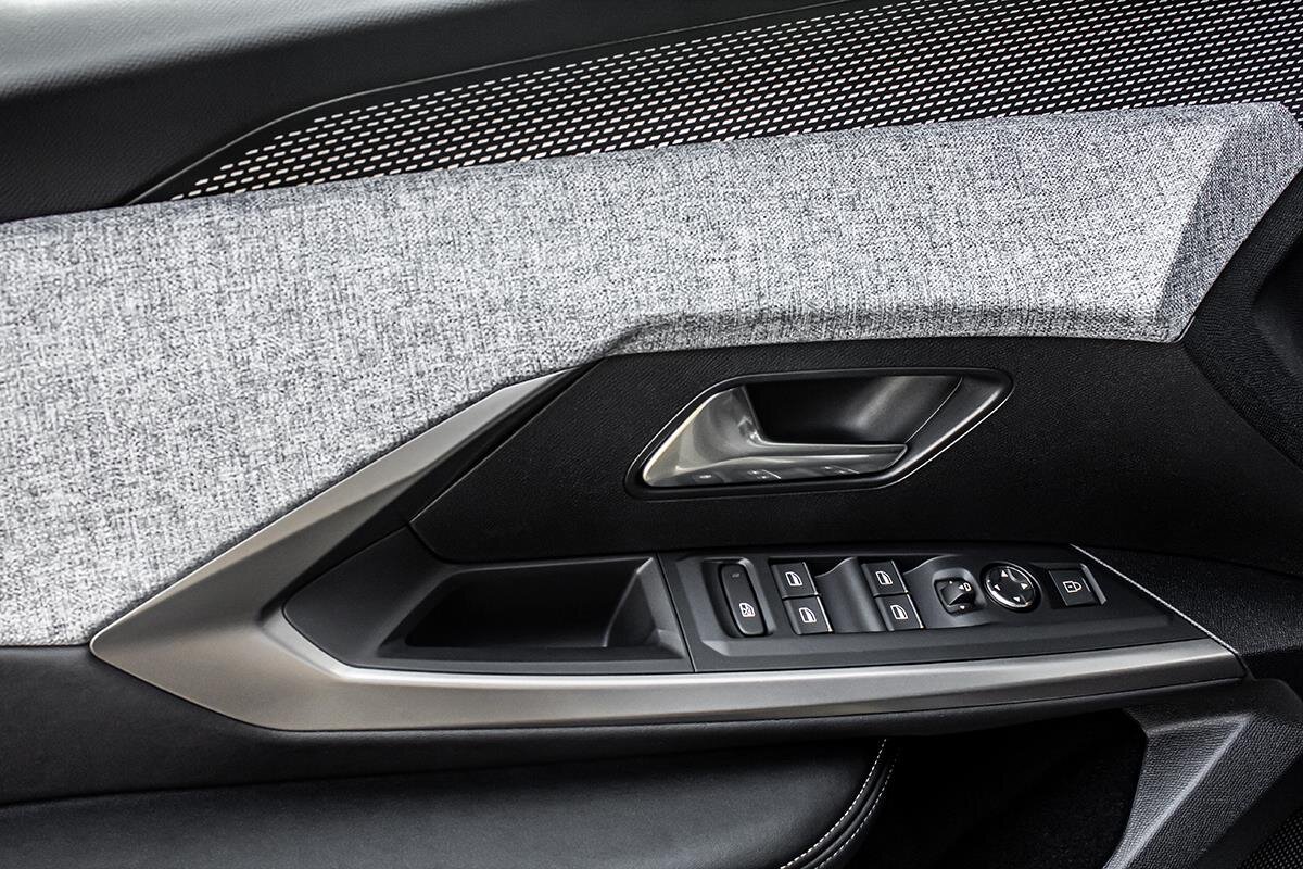 Peugeot 5008 SUV 1,2 l 105 kw