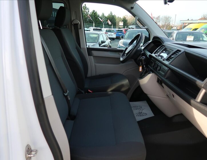 Volkswagen Transporter 13