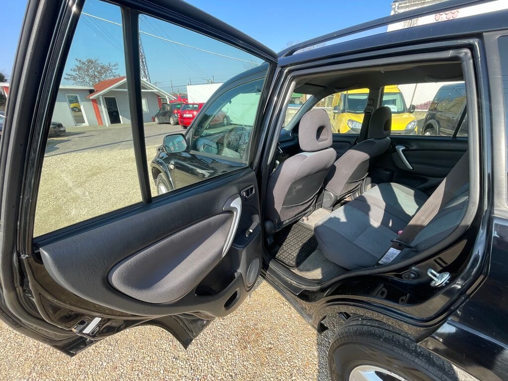 Toyota RAV4 SUV / Terénní 2,0 l 85 kw