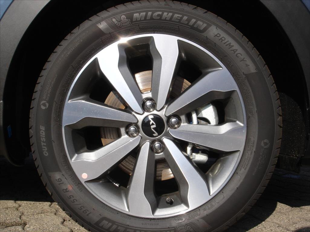 KIA Stonic SUV 1,2 l 58 kw