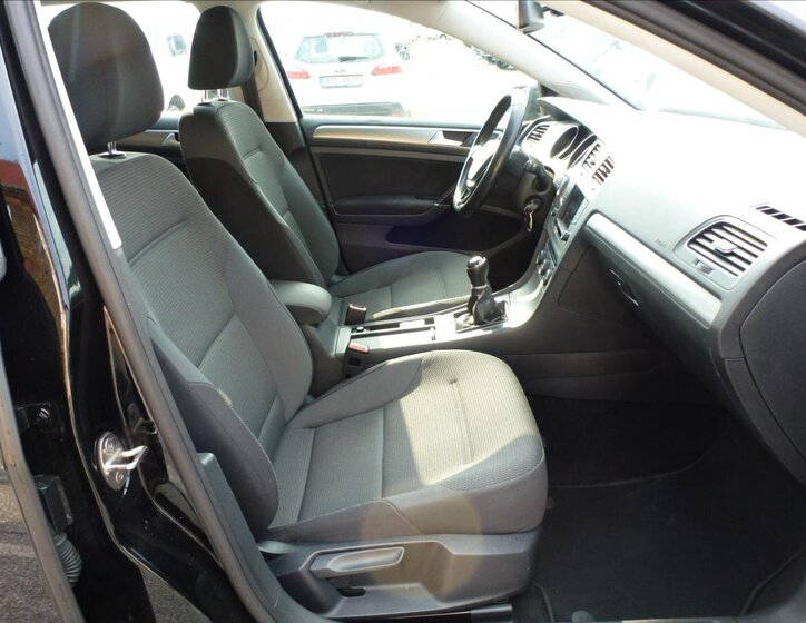 Volkswagen Golf Kombi 1,6 l 81 kw