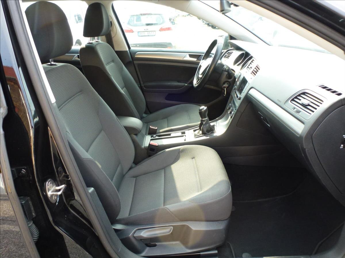 Volkswagen Golf Kombi 1,6 l 81 kw