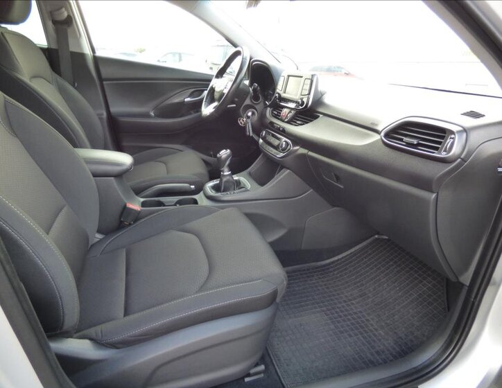 Hyundai i30 Liftback 1,6 l 100 kw