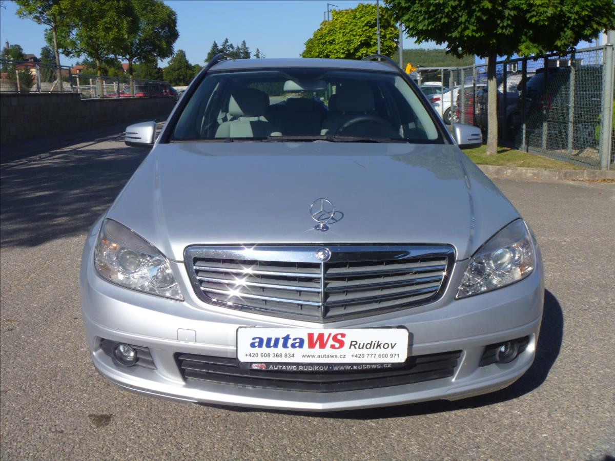 Mercedes-Benz Třídy C Kombi 2,1 l 100 kw