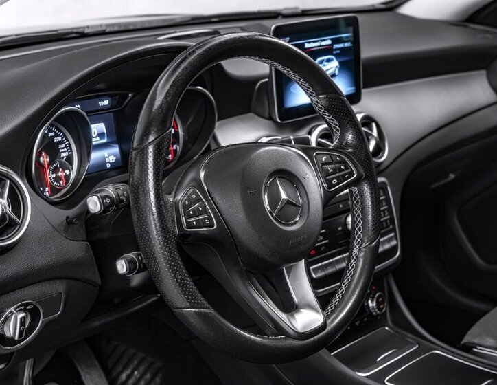 Mercedes-Benz GLA SUV 2,1 l 100 kw