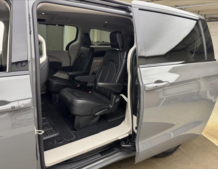 Chrysler Pacifica MPV 3,6 l 214 kw