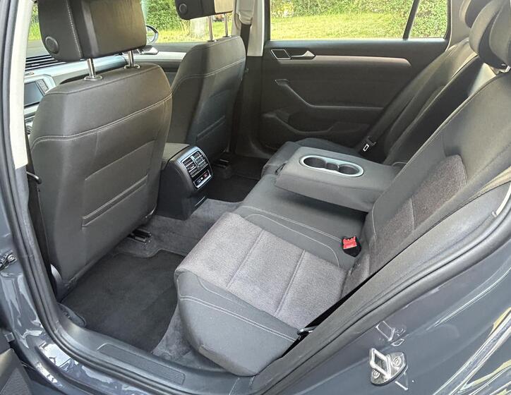 Volkswagen Passat 35