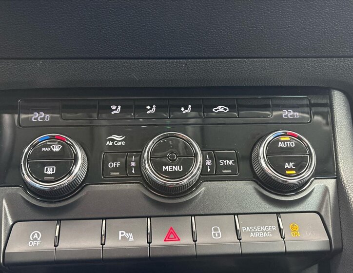 Škoda Karoq SUV / Terénní 1,5 l 110 kw