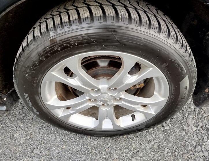 Mitsubishi Outlander SUV 2,3 l 110 kw