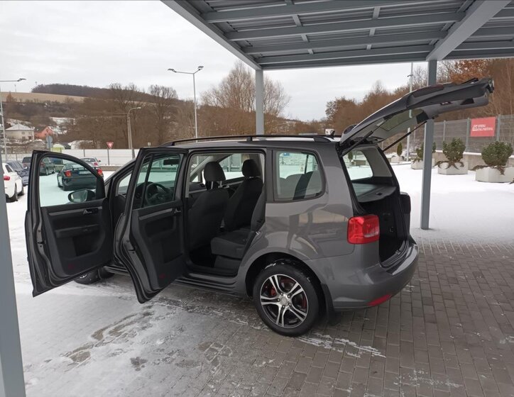 Volkswagen Touran MPV 1,2 l 77 kw