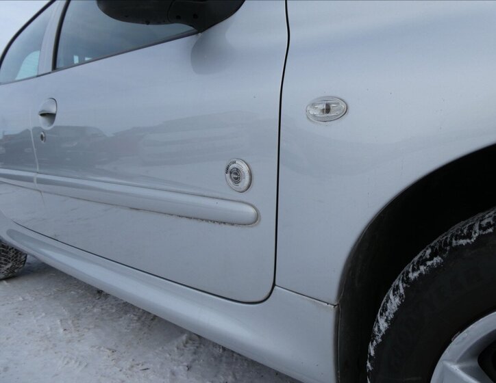 Peugeot 206 Hatchback 1,1 l 44 kw