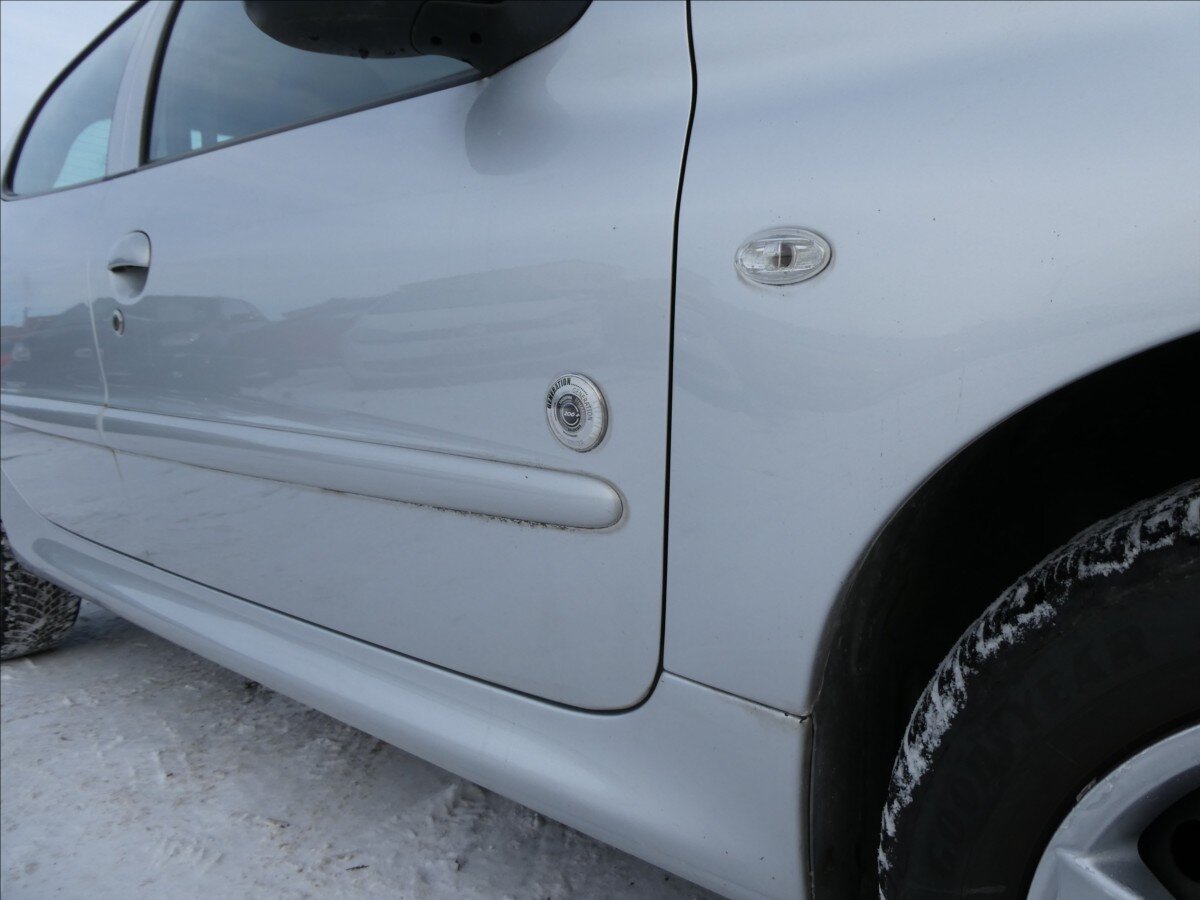 Peugeot 206 Hatchback 1,1 l 44 kw