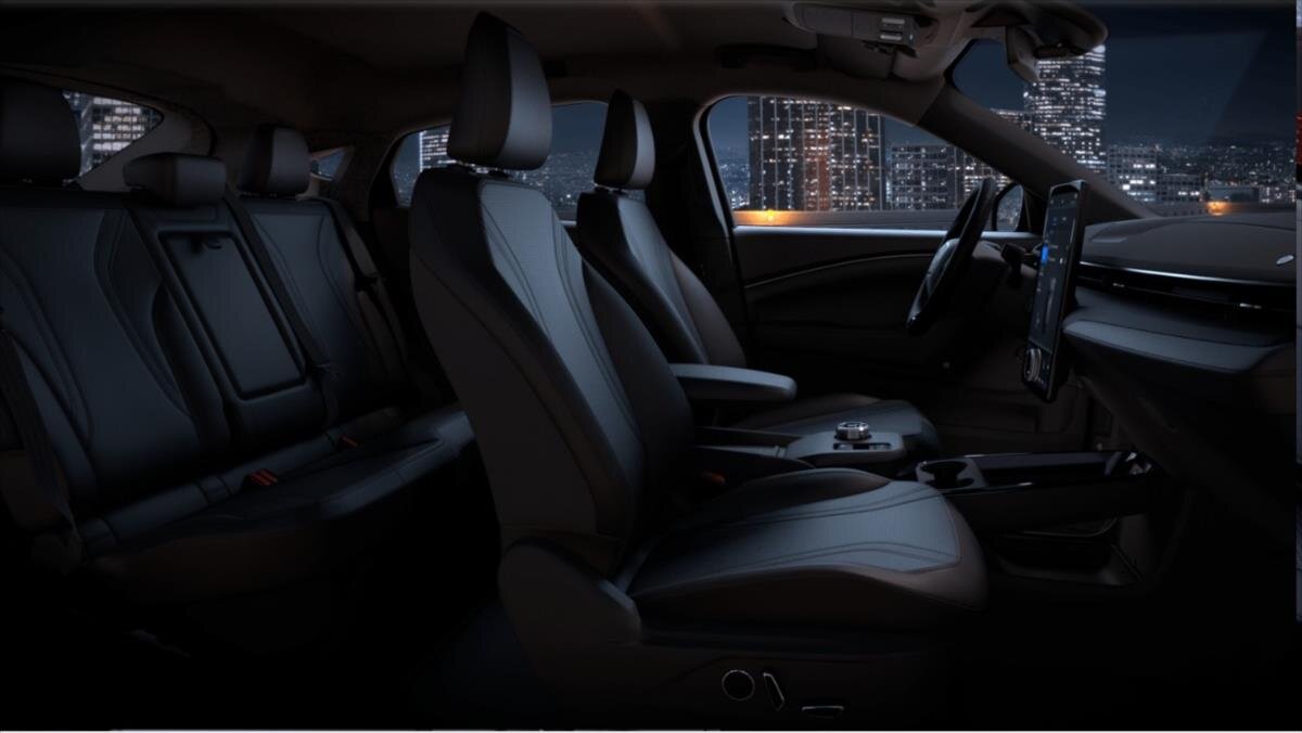 Ford Mustang Mach-E SUV 0,0 216 kw