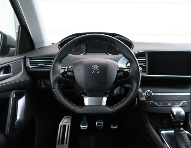 Peugeot 308 Hatchback 1,2 l 81 kw