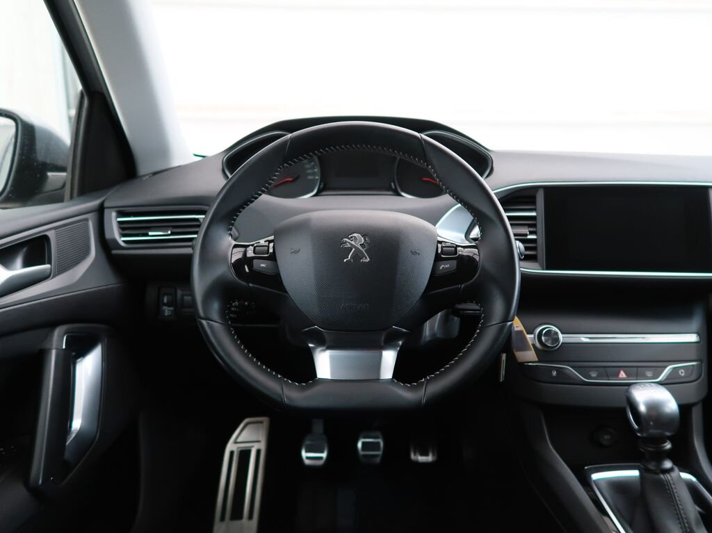 Peugeot 308 Hatchback 1,2 l 81 kw