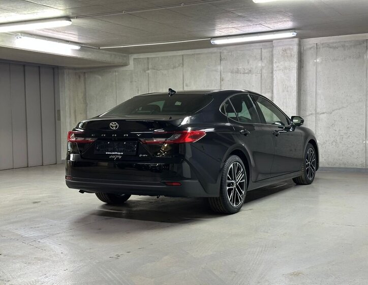 Toyota Camry Sedan / Limuzína 2,5 l 160 kw