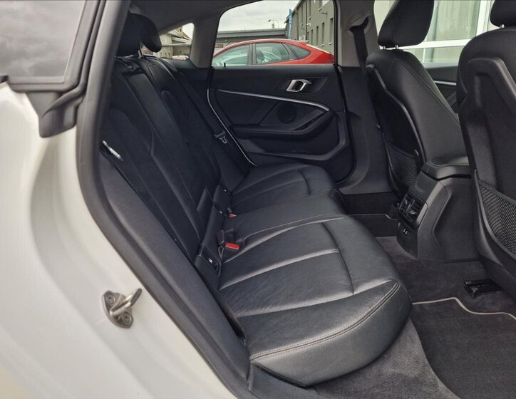 BMW Řada 2 Sedan / Limuzína 2,0 l 110 kw