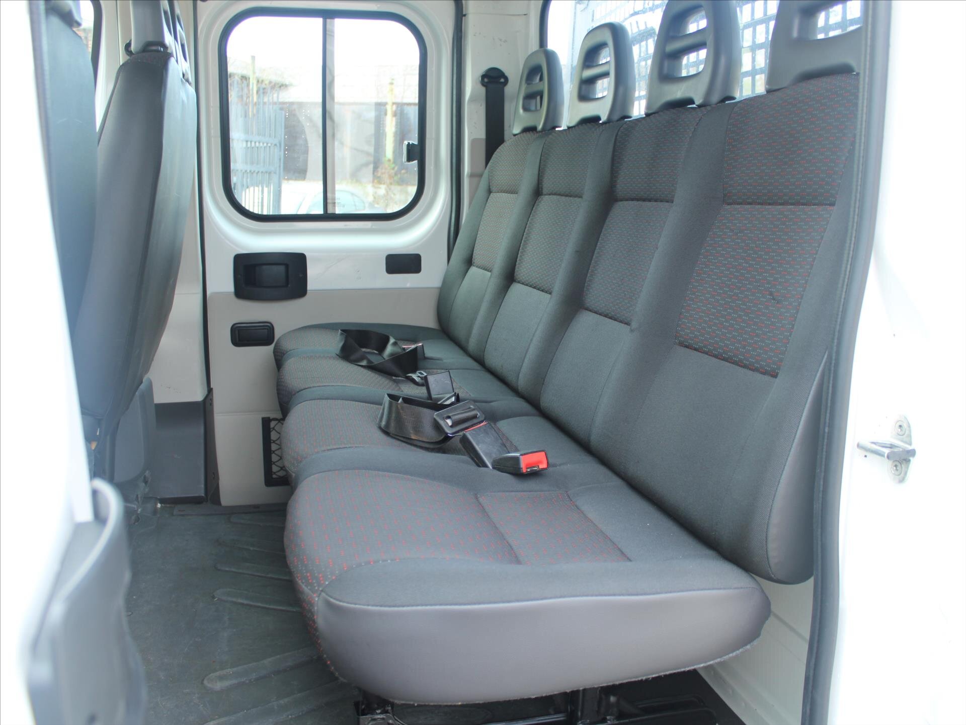 Peugeot Boxer Valník 2,0 l 120 kw