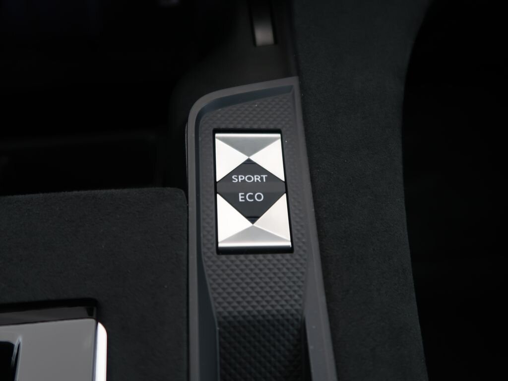 DS Automobiles DS7 Crossback SUV / Terénní 1,6 l 133 kw