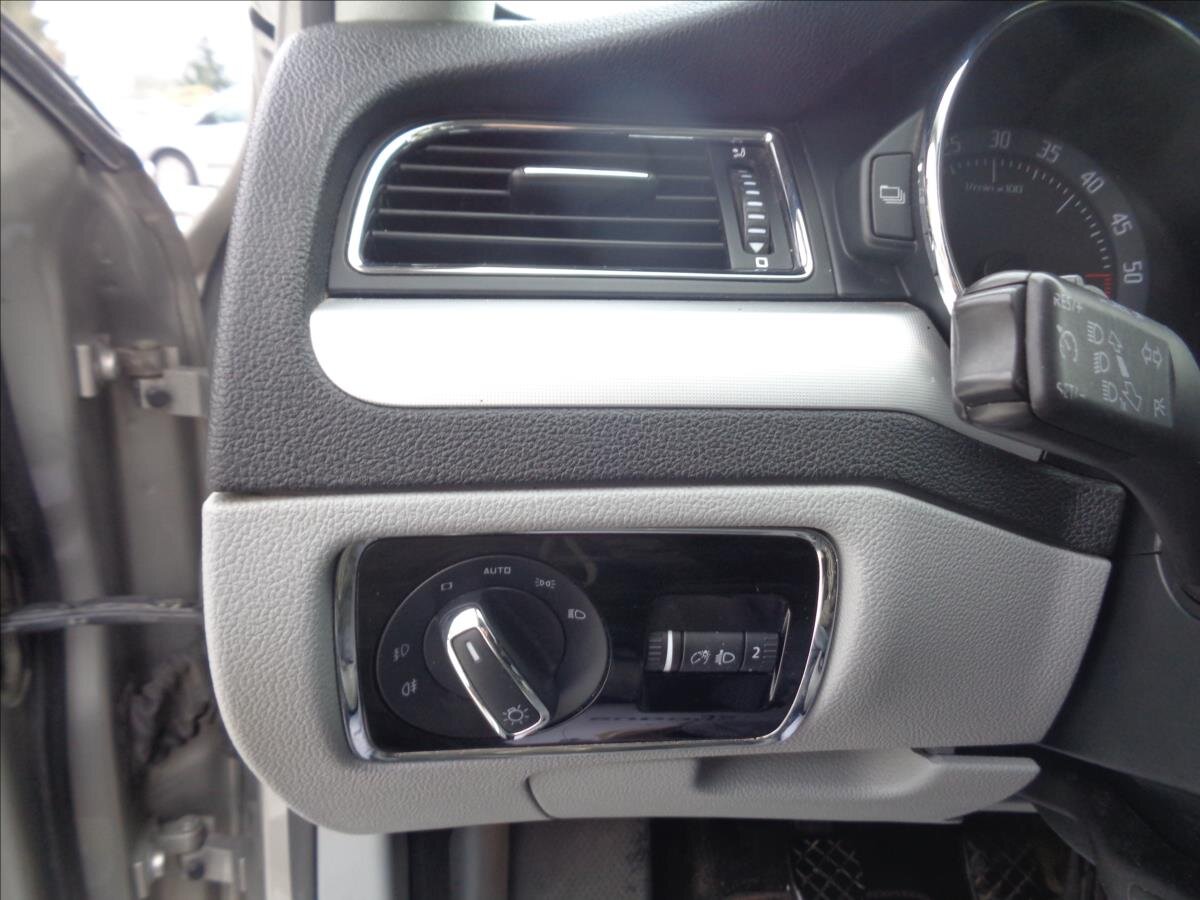 Škoda Superb Kombi 1,6 l 77 kw