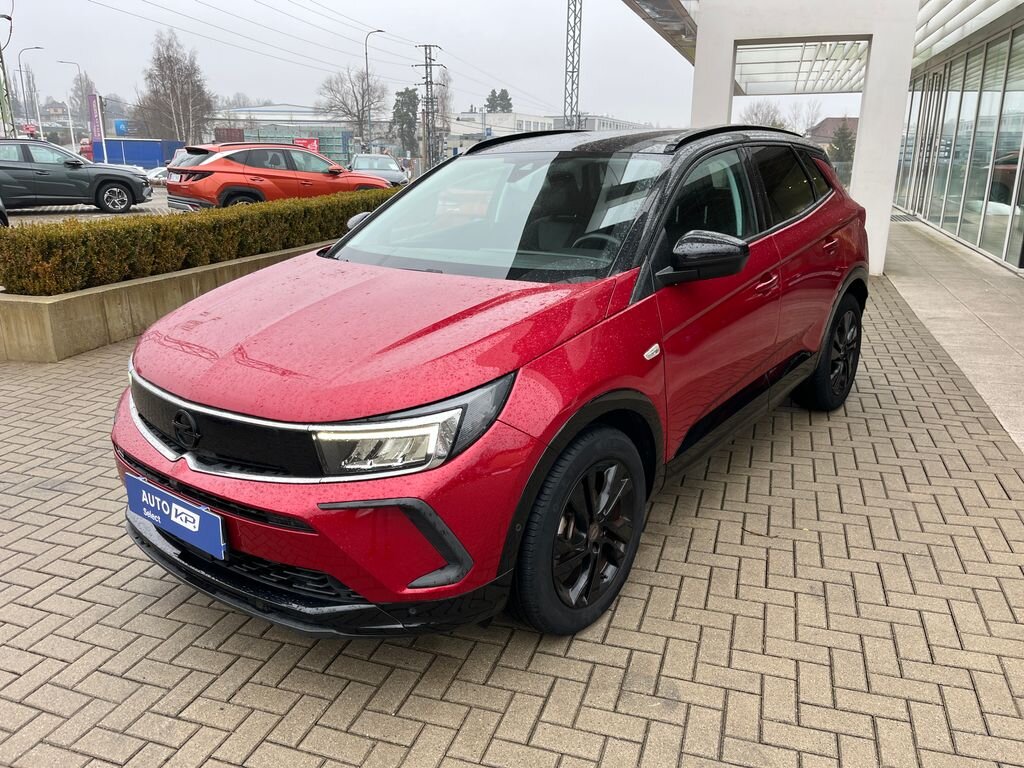 Opel Grandland SUV 1,2 l 96 kw