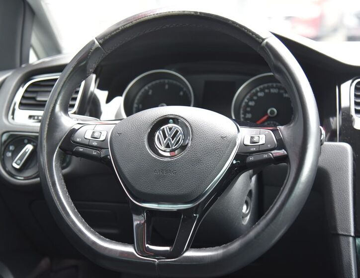 Volkswagen Golf 25