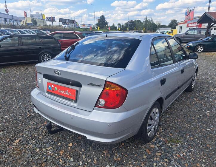 Hyundai Accent 5