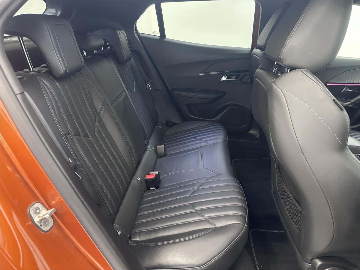 Peugeot 2008 SUV 1,2 l 114 kw