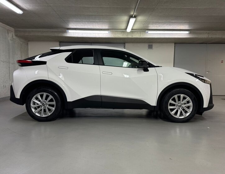 Toyota C-HR Hatchback 1,8 l 90 kw
