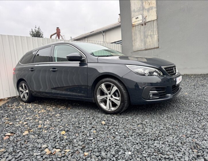 Peugeot 308 Kombi 1,5 l 96 kw