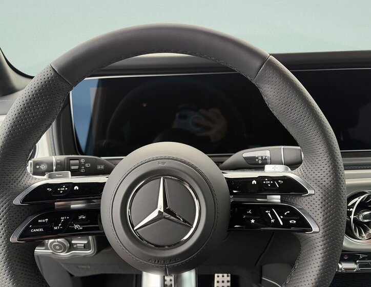 Mercedes-Benz Třídy G SUV / Terénní 0,0 432 kw