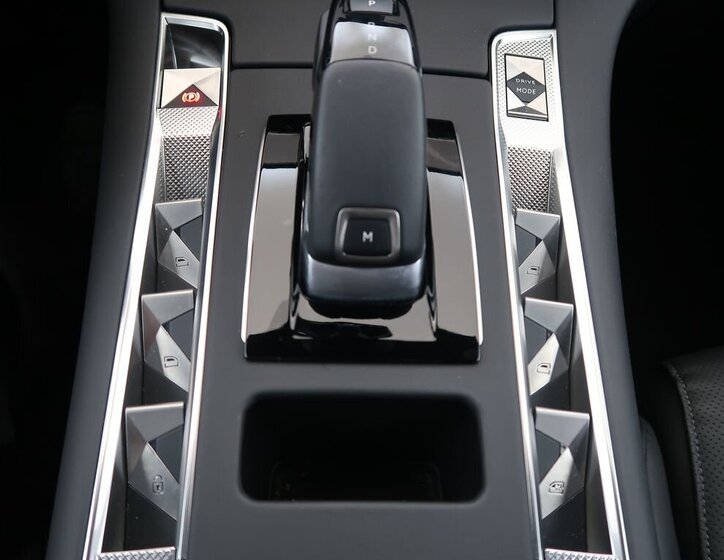 DS Automobiles DS7 Crossback SUV / Terénní 1,5 l 96 kw