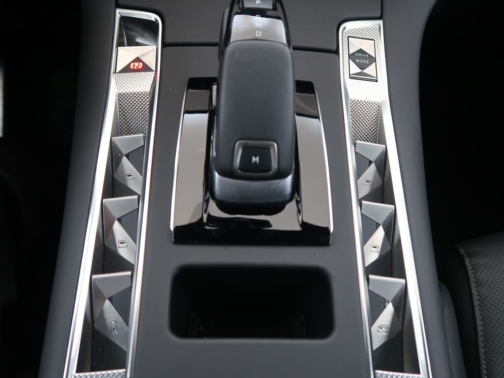 DS Automobiles DS7 Crossback SUV / Terénní 1,5 l 96 kw