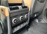 Land Rover Defender 29