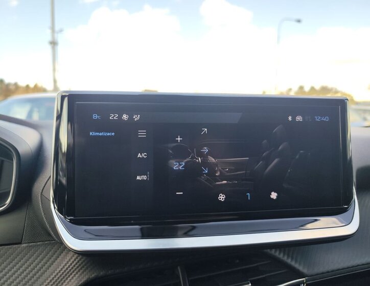 Peugeot 2008 Hatchback 1,2 l 74 kw