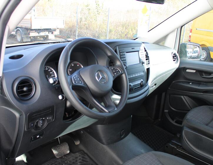 Mercedes-Benz Vito 9