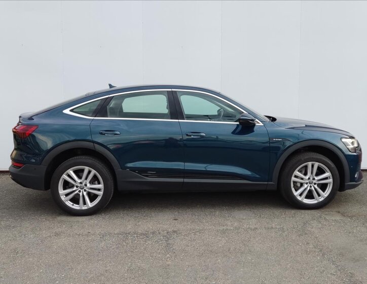 Audi e-tron SUV / Terénní 0,0 300 kw