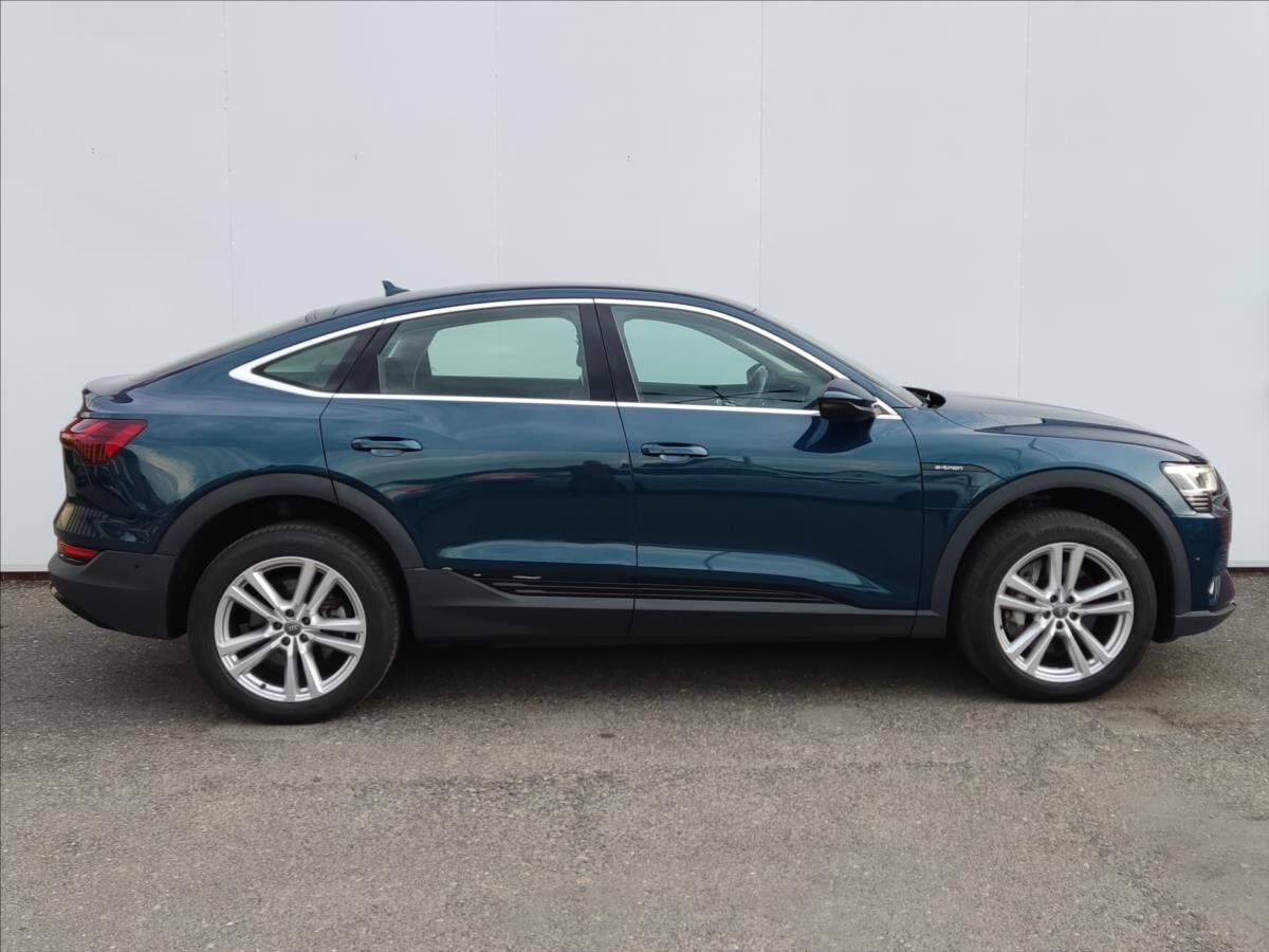 Audi e-tron SUV / Terénní 0,0 300 kw
