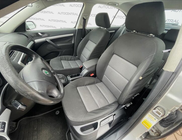 Škoda Octavia 10