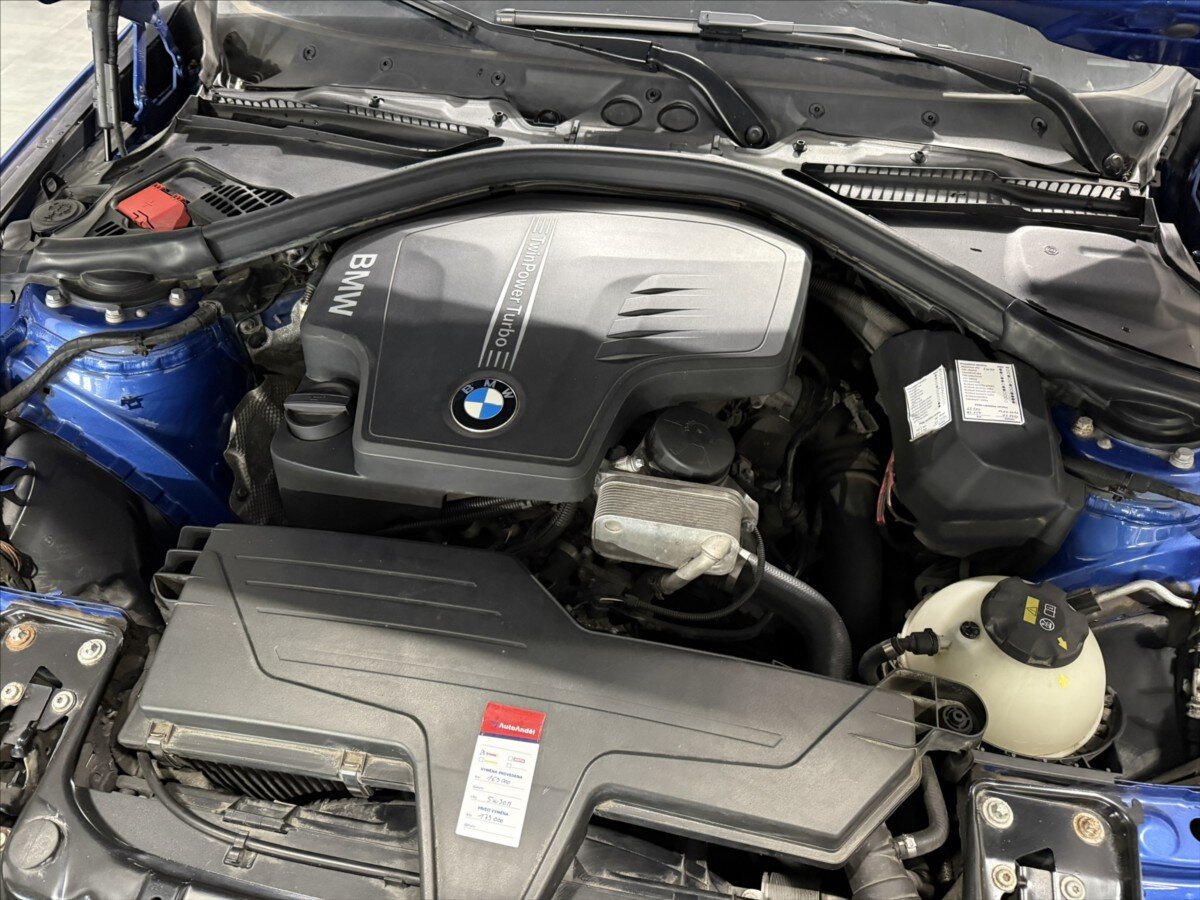 BMW Řada 4 Sedan / Limuzína 2,0 l 135 kw